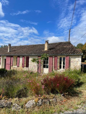 Jolie chambre au calme avec entrée et SDB privées dans le Périgord Pourpre